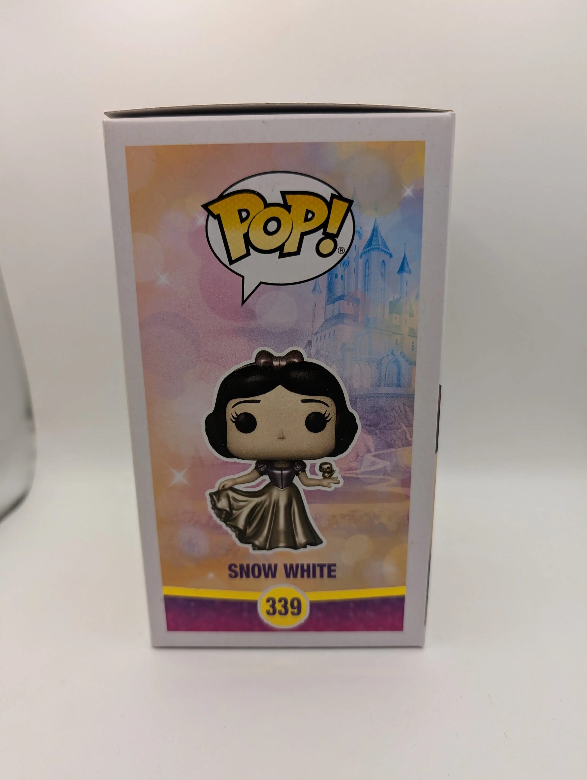 Disney Princess Snow White (with pin) Funko Pop! Vinyl #339 Exclusive FRENLY BRICKS - Open 7 Days image 2
