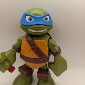 Teenage Mutant Ninja Turtle. 16cm, Arms Up And Down Motion. Missing 1 sword FRENLY BRICKS - Open 7 Days