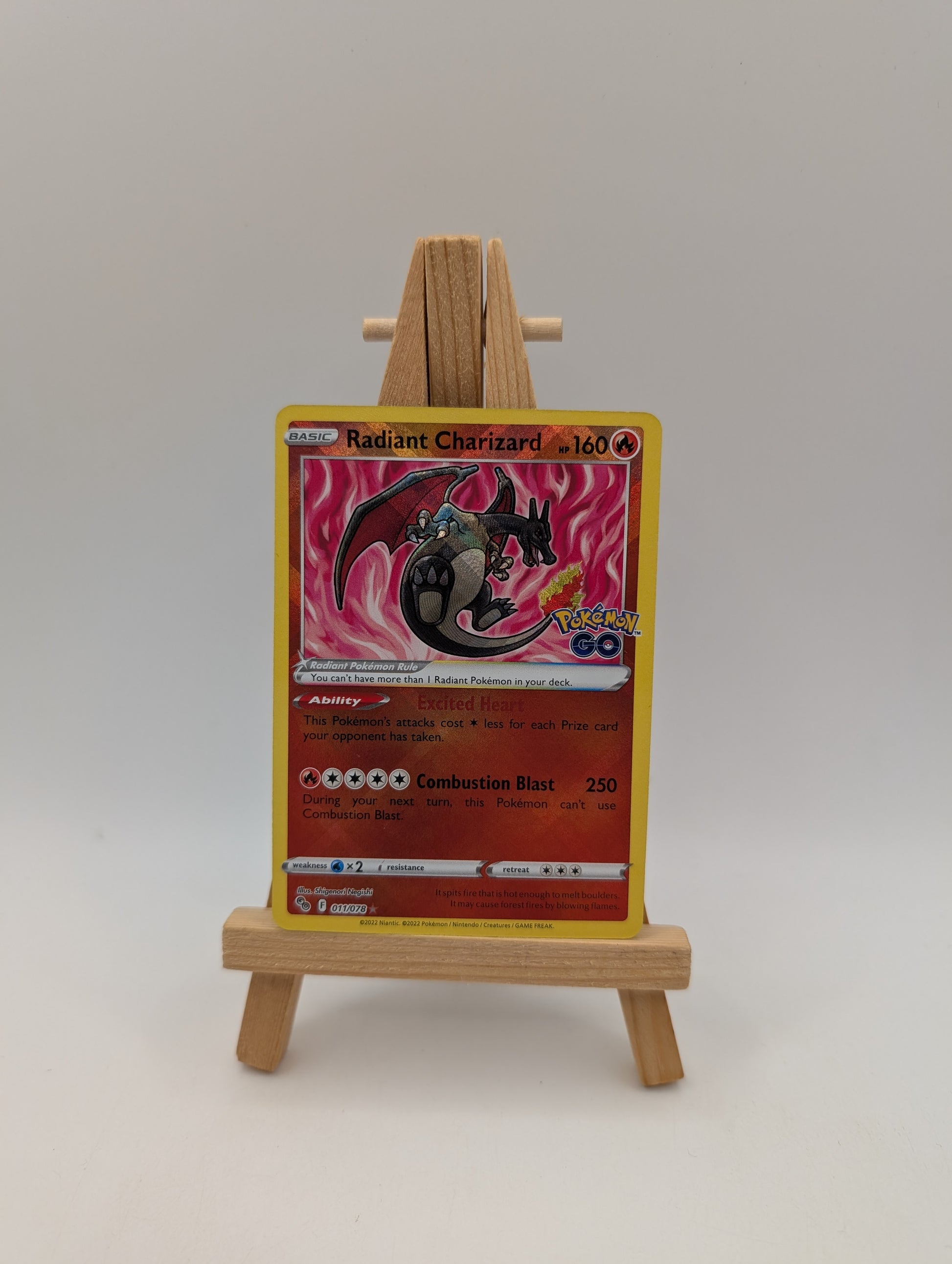 Radiant Charizard 011/078 Radiant Rare Pokemon GO Pokemon