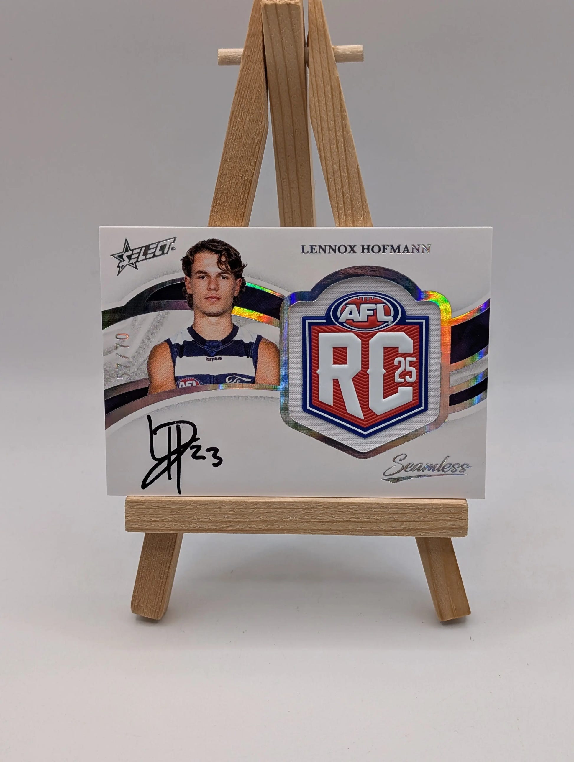 Lennox Hofmann Rookie Badge Signature Seamless Select /70 AFL 2025 Geelong FRENLY BRICKS - Open 7 Days image 2