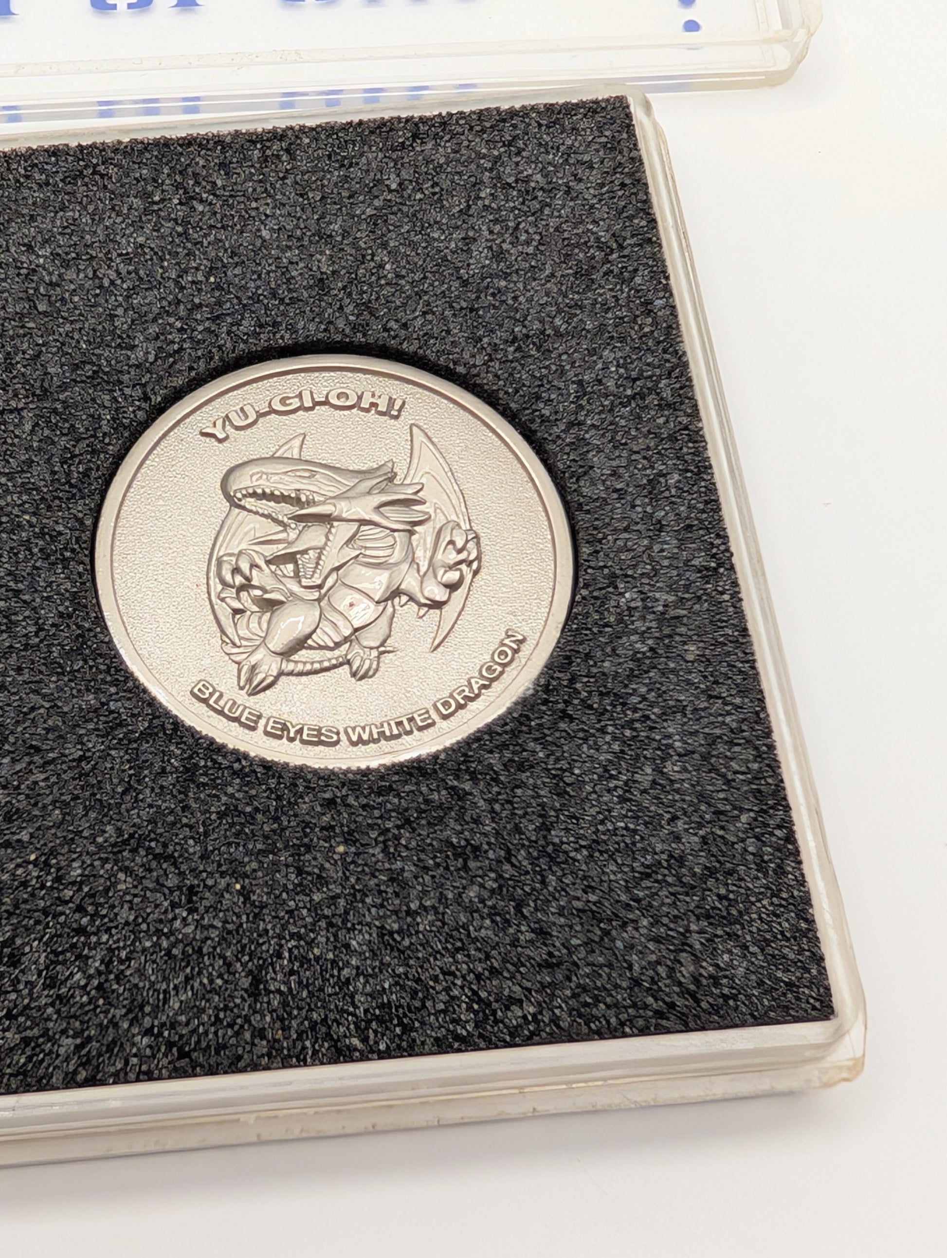YuGiOh TOEI Blue Eyes Red Eye Vintage Monster Coin Medal MOVIE Promo Japan CN022 FRENLY BRICKS - Open 7 Days