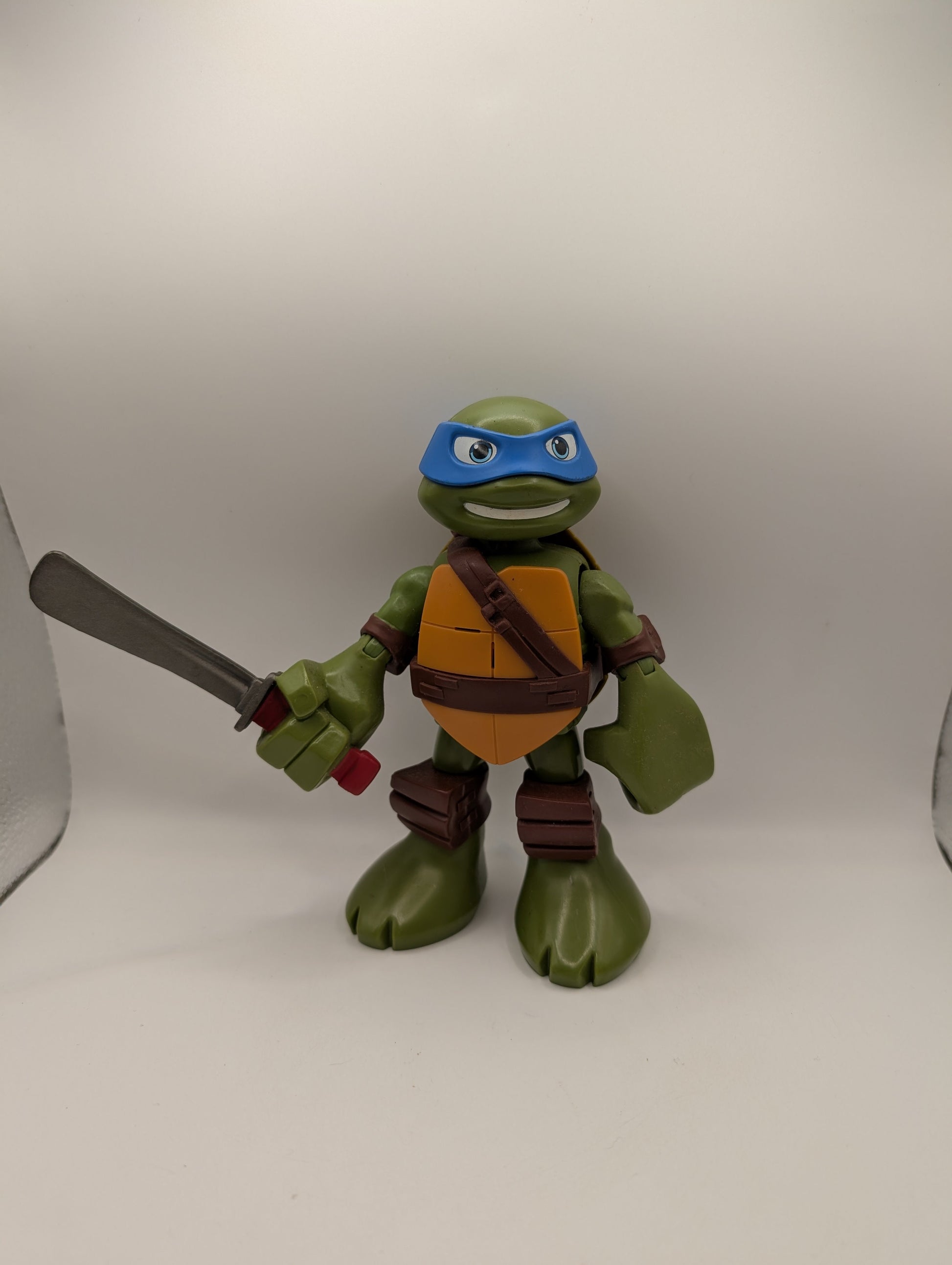 Teenage Mutant Ninja Turtle. 16cm, Arms Up And Down Motion. Missing 1 sword FRENLY BRICKS - Open 7 Days