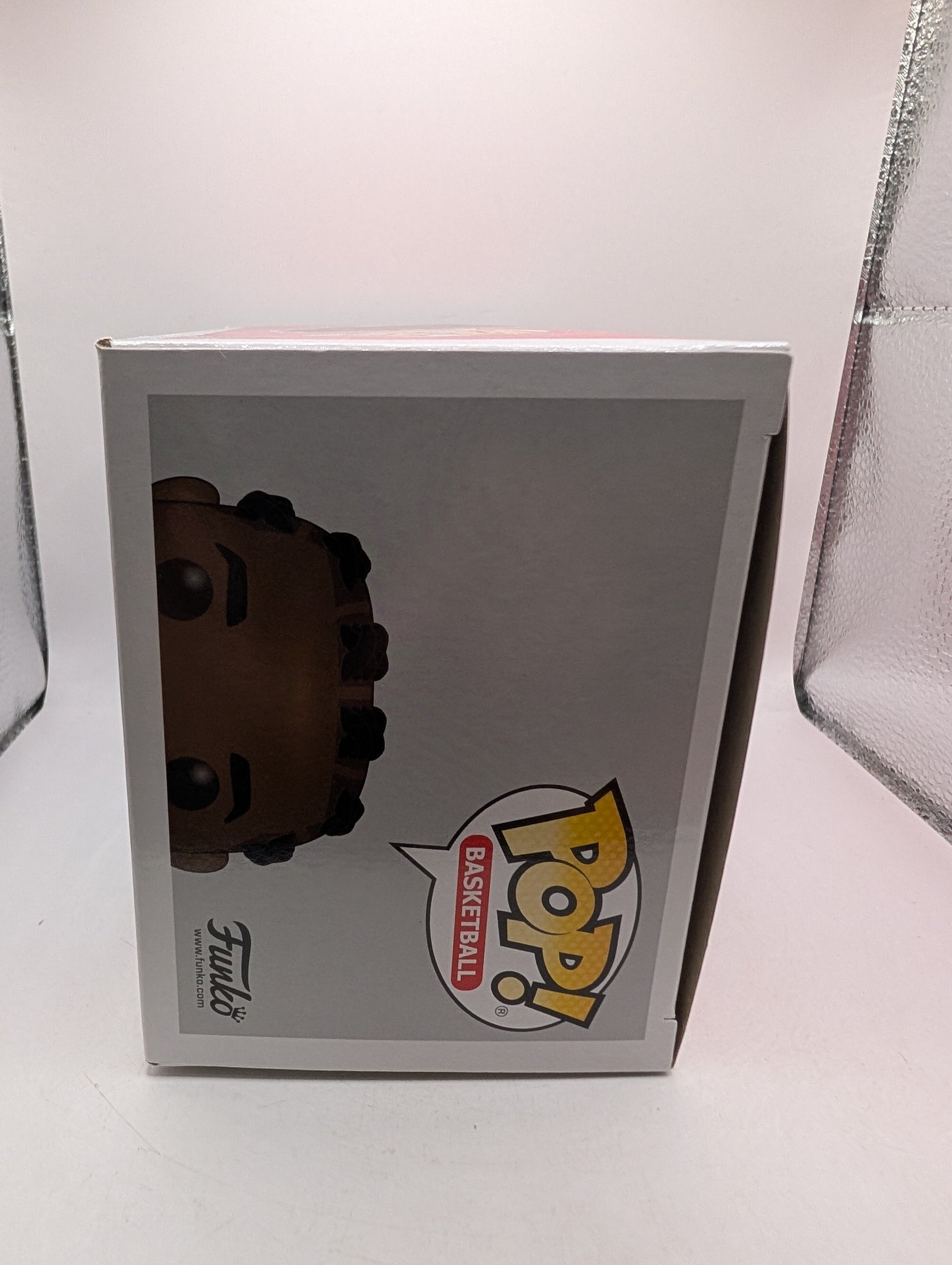 Funko POP! NBA #67 Kawhi Leonard - LA Clippers - White Jersey (Vaulted) FRENLY BRICKS - Open 7 Days