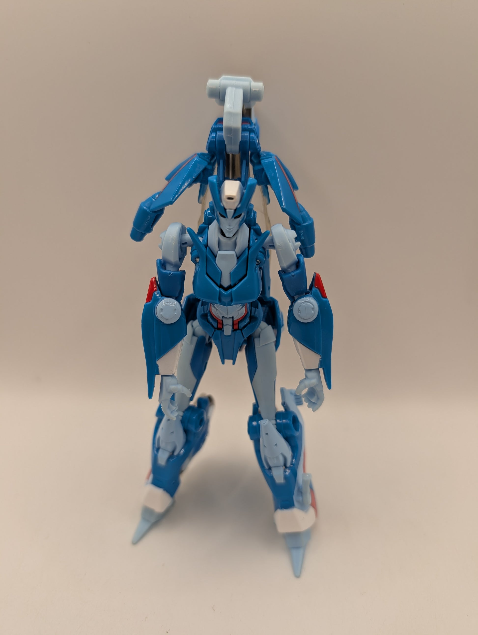 TRANSFORMERS GENERATIONS THRILLING 30TH ANNIVERSARY DELUXE CLASS CHROMIA