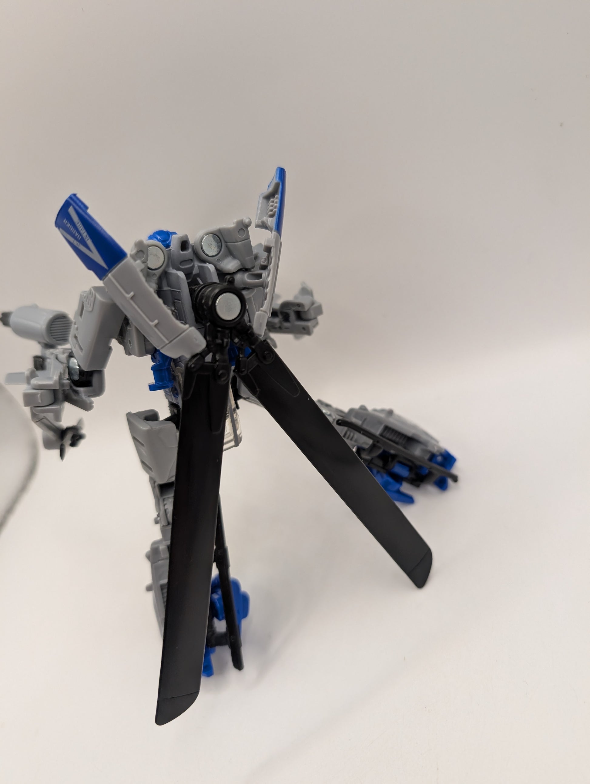 New Transformers Hasbro Dropkick Studio Series 22 Decepticon Action Figure Toys