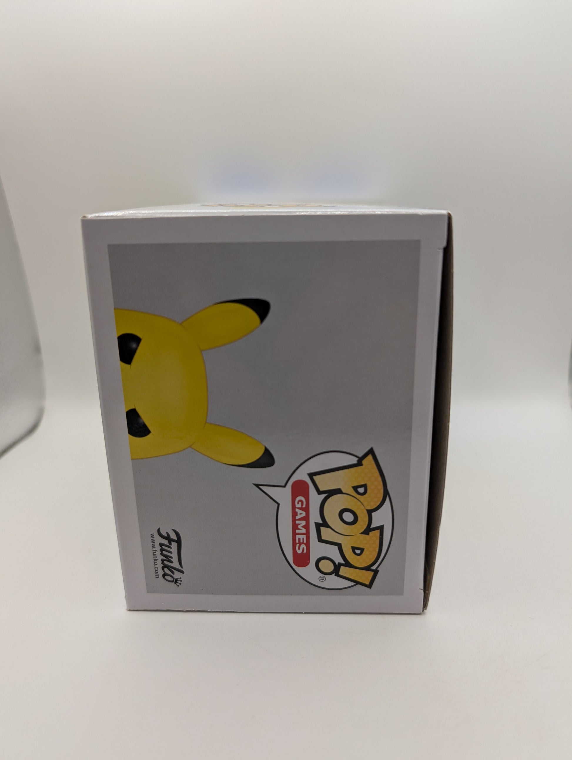 PIKACHU Pokemon Flocked 2020 NYCC Fall Funko POP! #598 FRENLY BRICKS - Open 7 Days