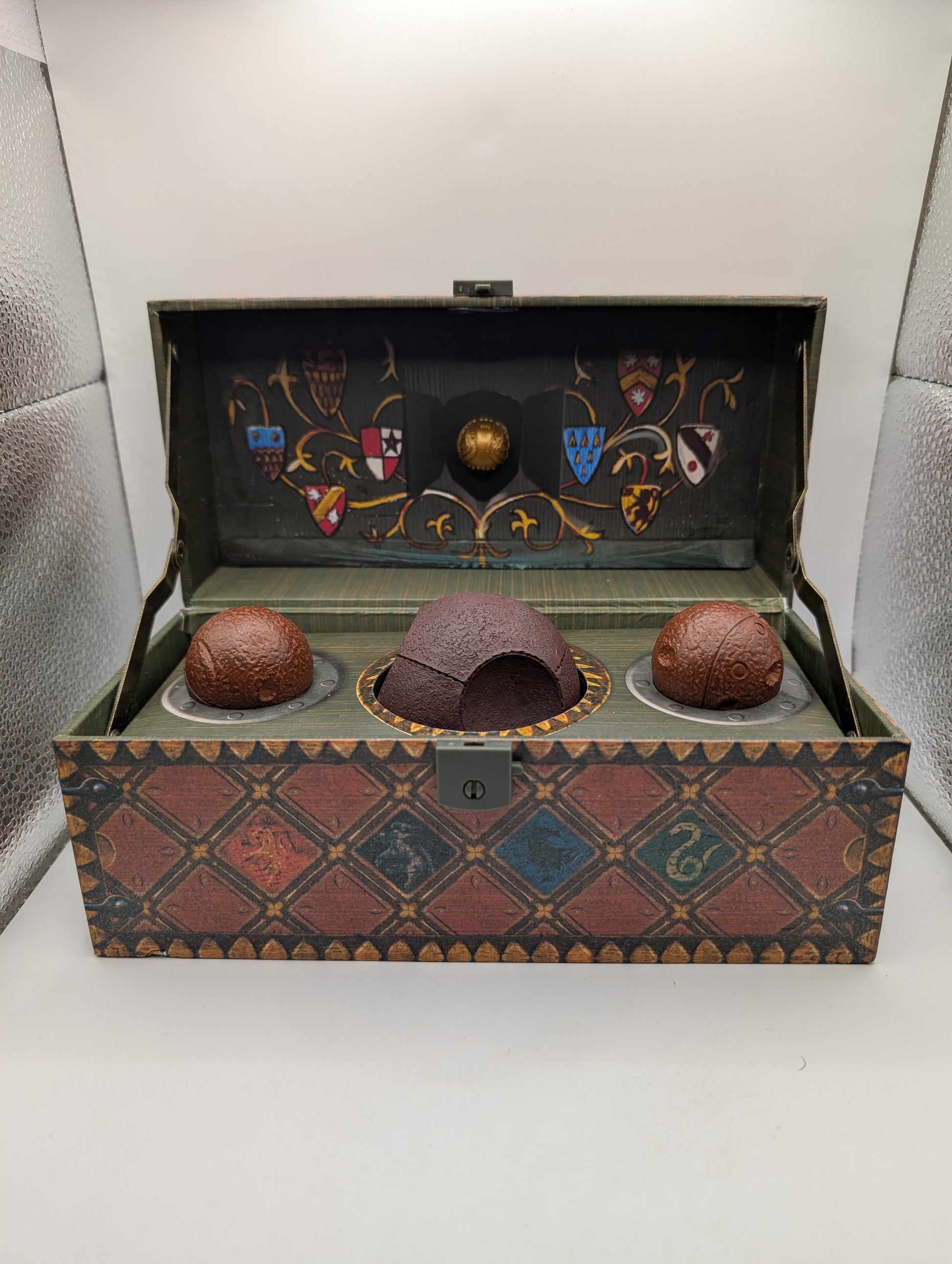 Harry Potter Collectible Quidditch Set Complete With Poster & Keys