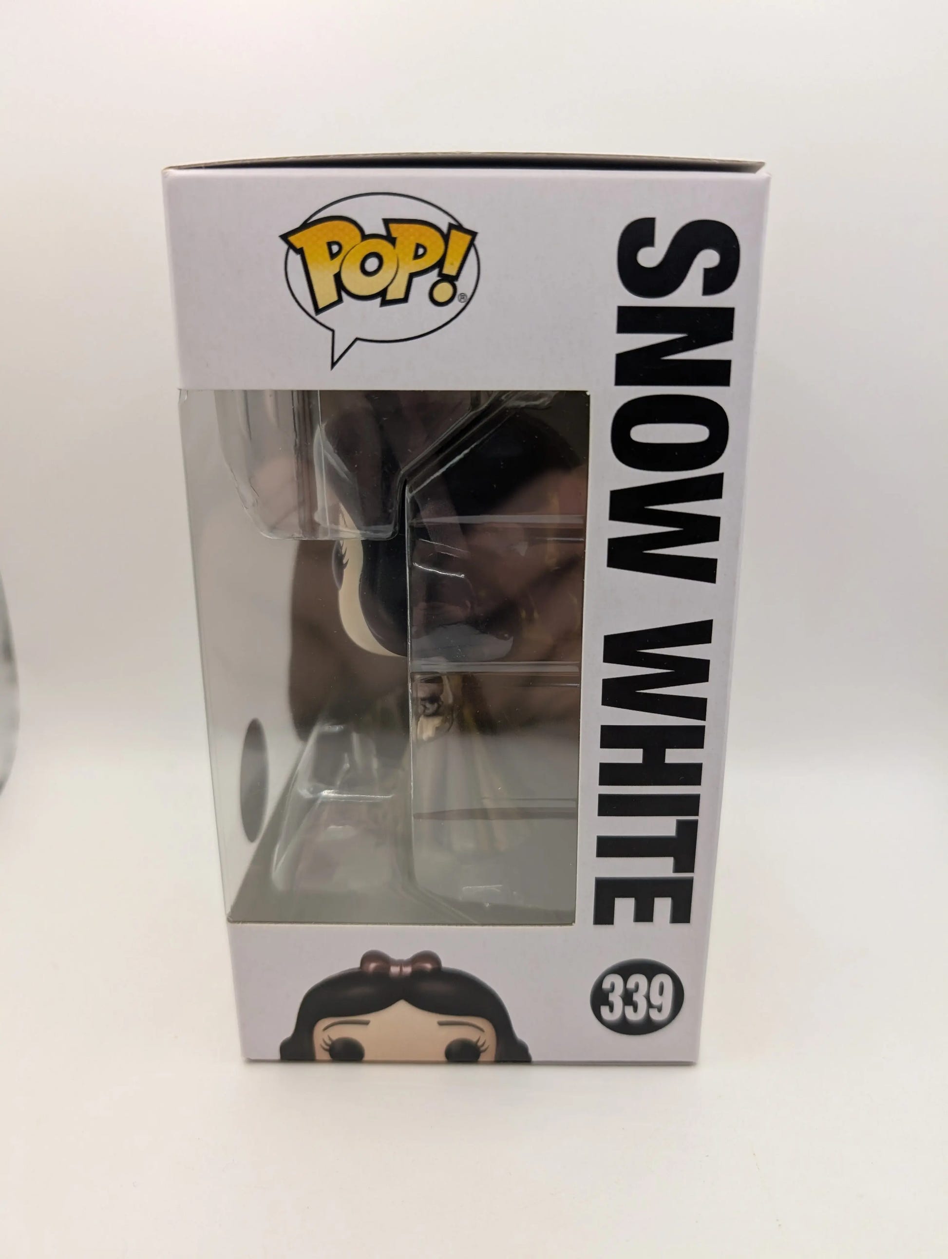 Disney Princess Snow White (with pin) Funko Pop! Vinyl #339 Exclusive FRENLY BRICKS - Open 7 Days image 4