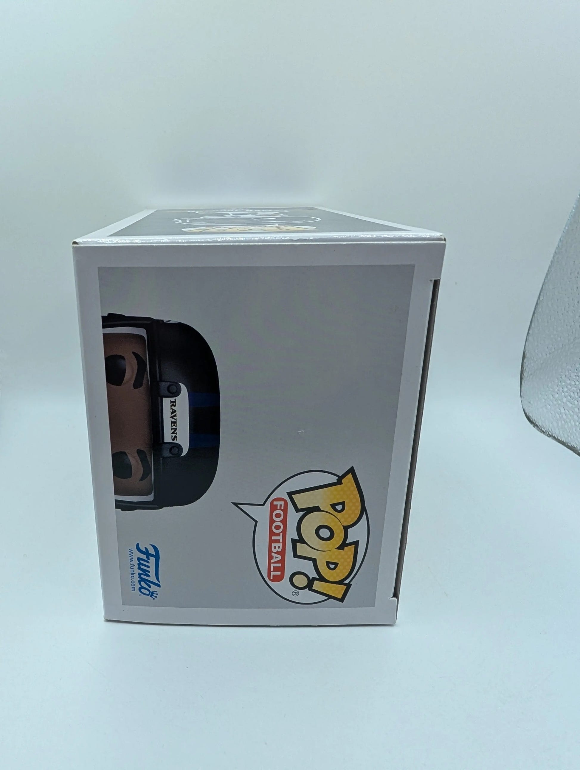 Funko Pop! Vinyl: Lamar Jackson #175 FRENLY BRICKS - Open 7 Days image 5