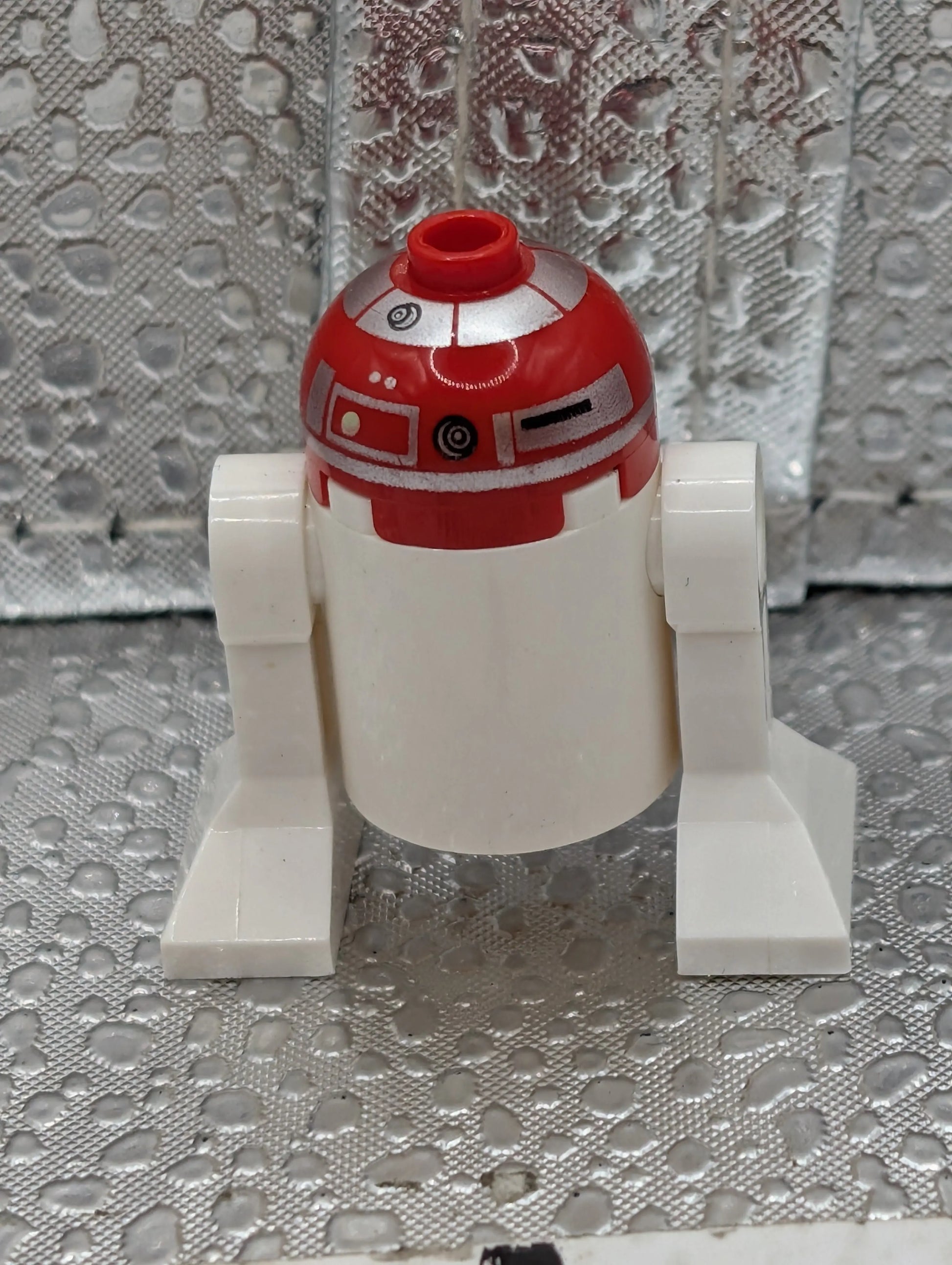 LEGO® Star Wars R4-P17 Astromech Droid Minifigure Episode 2 75333 sw1221 Minifig FRENLY BRICKS - Open 7 Days