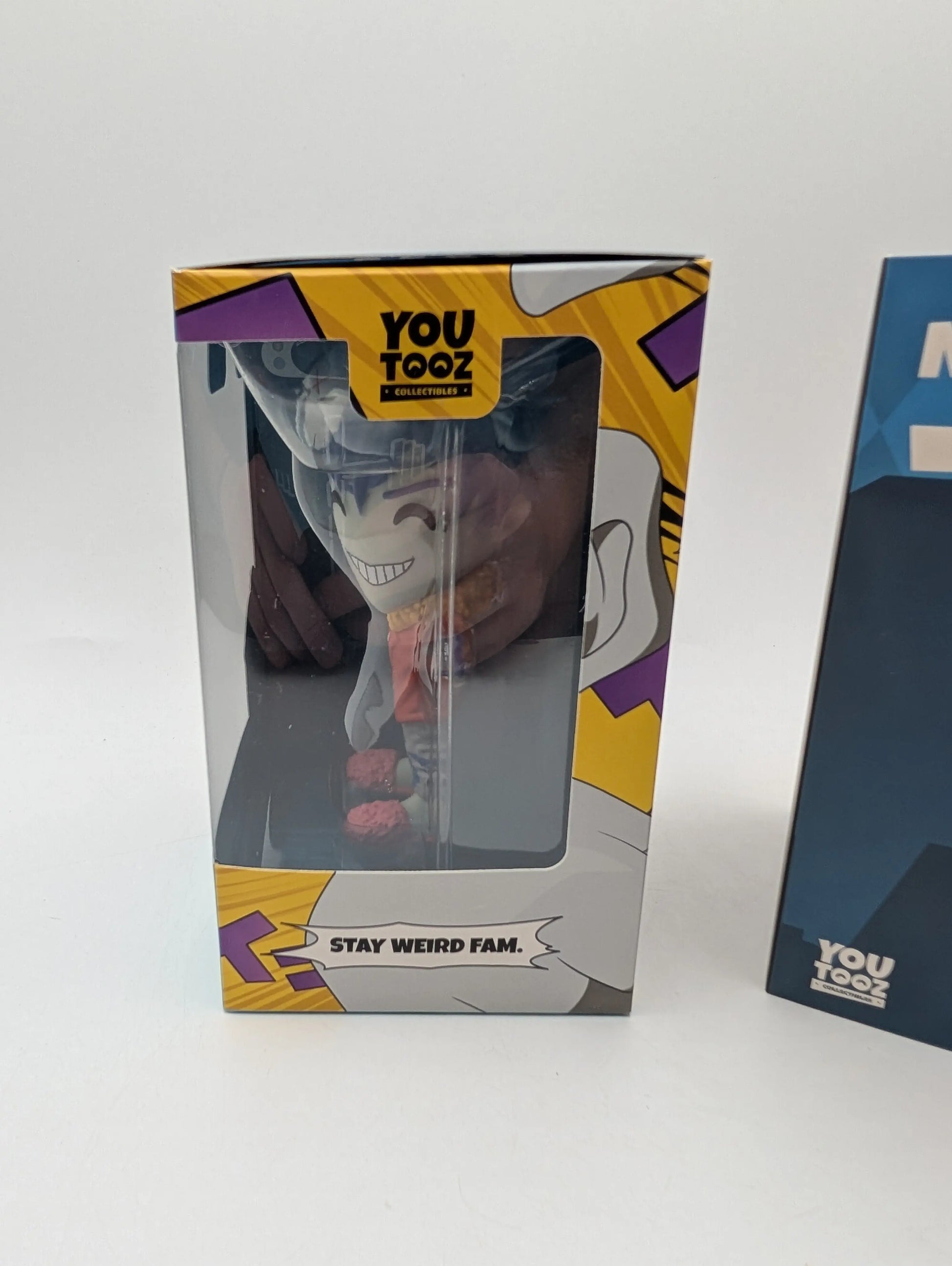 Youtooz * Nux Taku Versus * Vinyl Figure * 416 FRENLY BRICKS - Open 7 Days