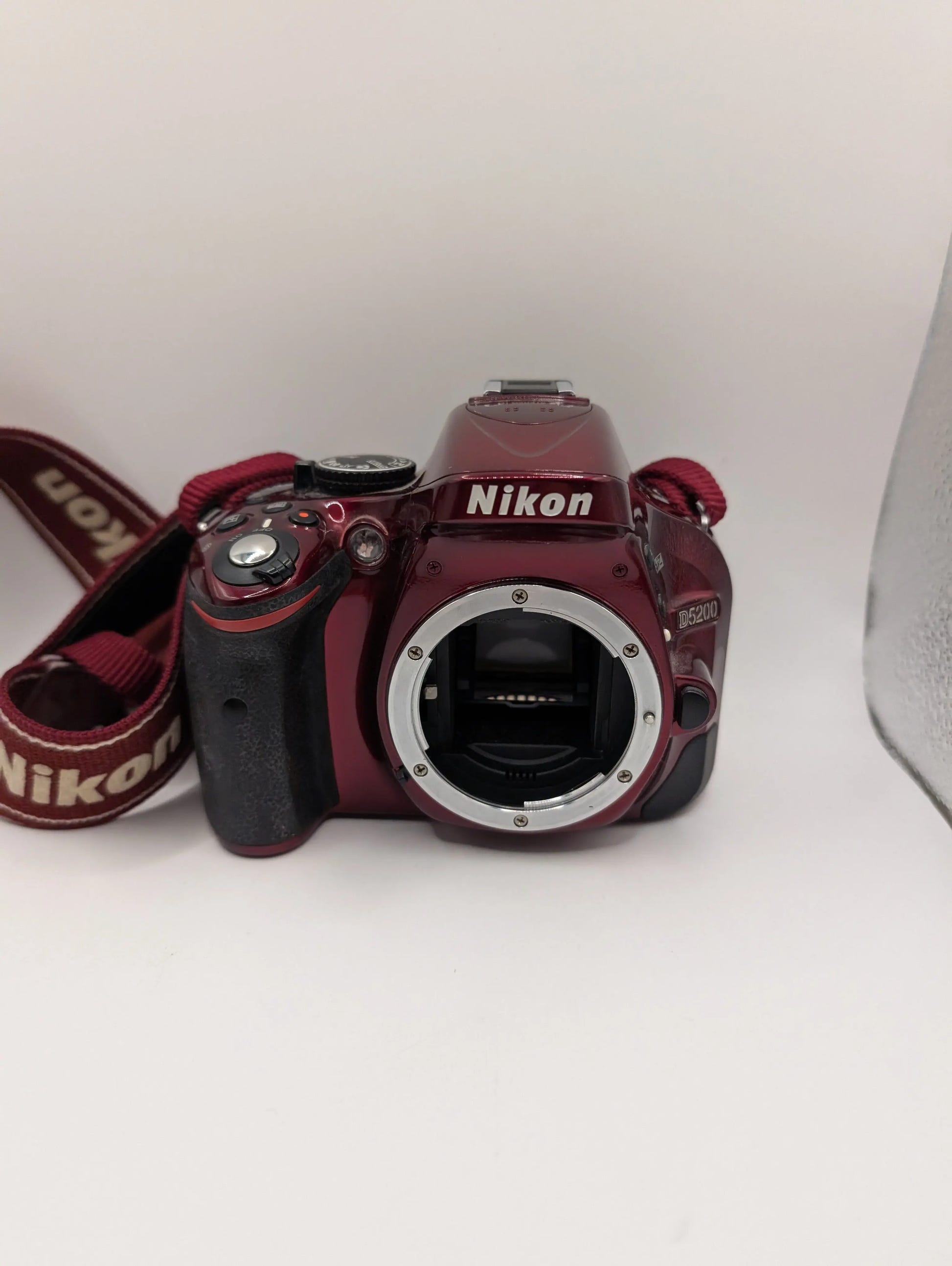 Nikon D5200 Digital Camera Red 24.1 Megapixel 3.2" No battery Untested FRENLY BRICKS - Open 7 Days image 2