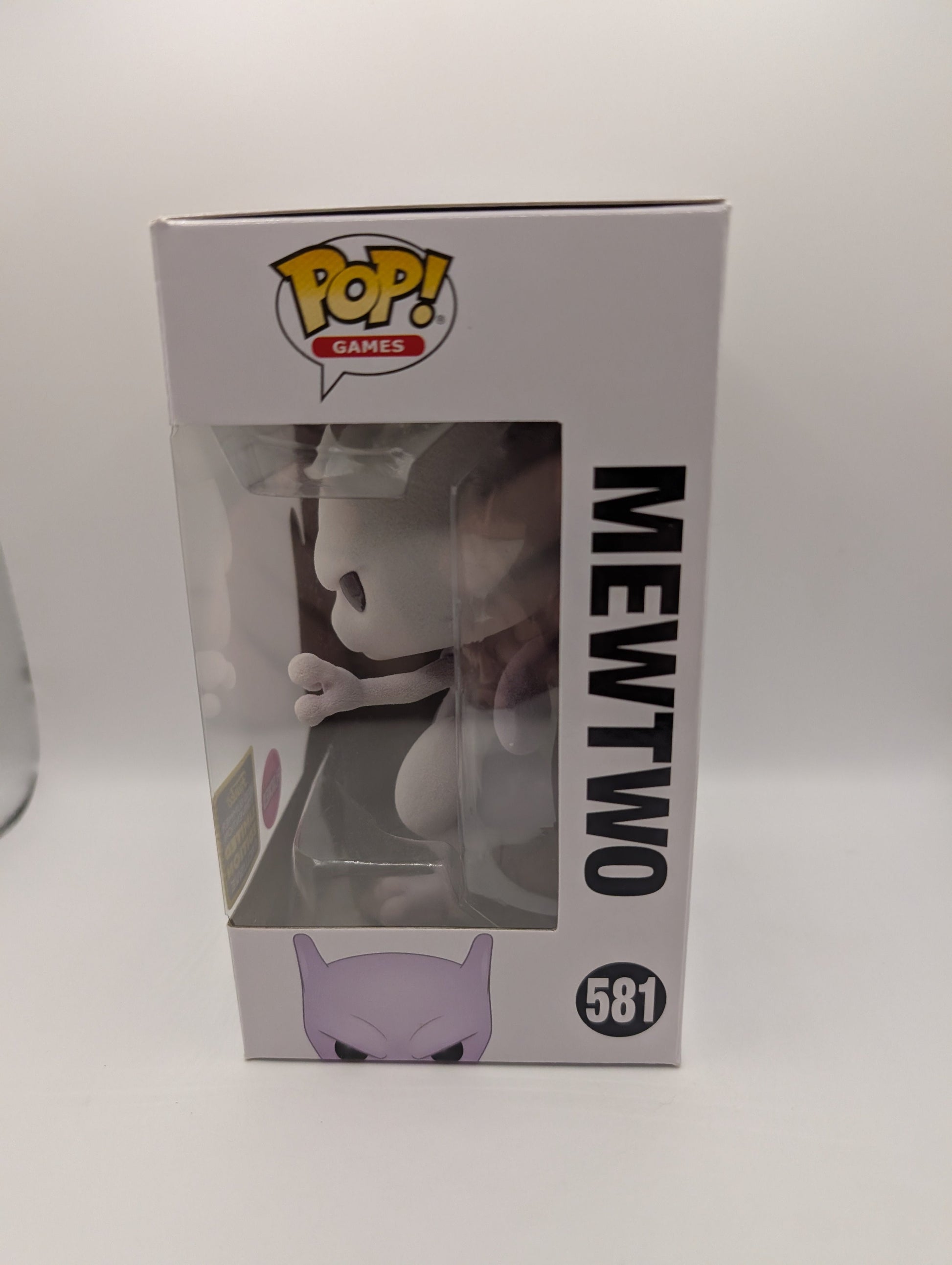 Funko Pop! Pokèmon #581 MEWTWO (Flocked) 2020 Summer Convention VAULTED FRENLY BRICKS - Open 7 Days