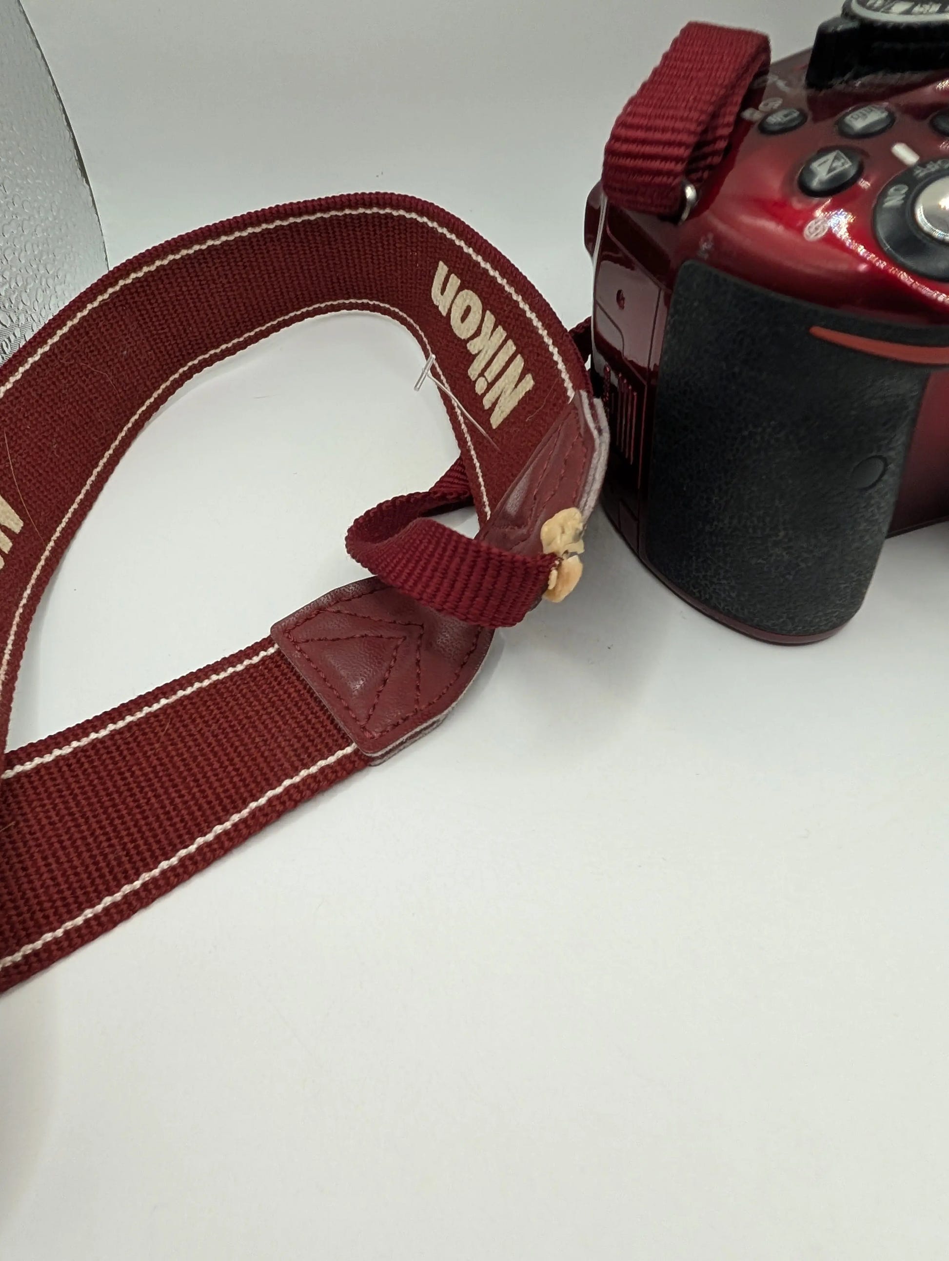 Nikon D5200 Digital Camera Red 24.1 Megapixel 3.2" No battery Untested FRENLY BRICKS - Open 7 Days image 7