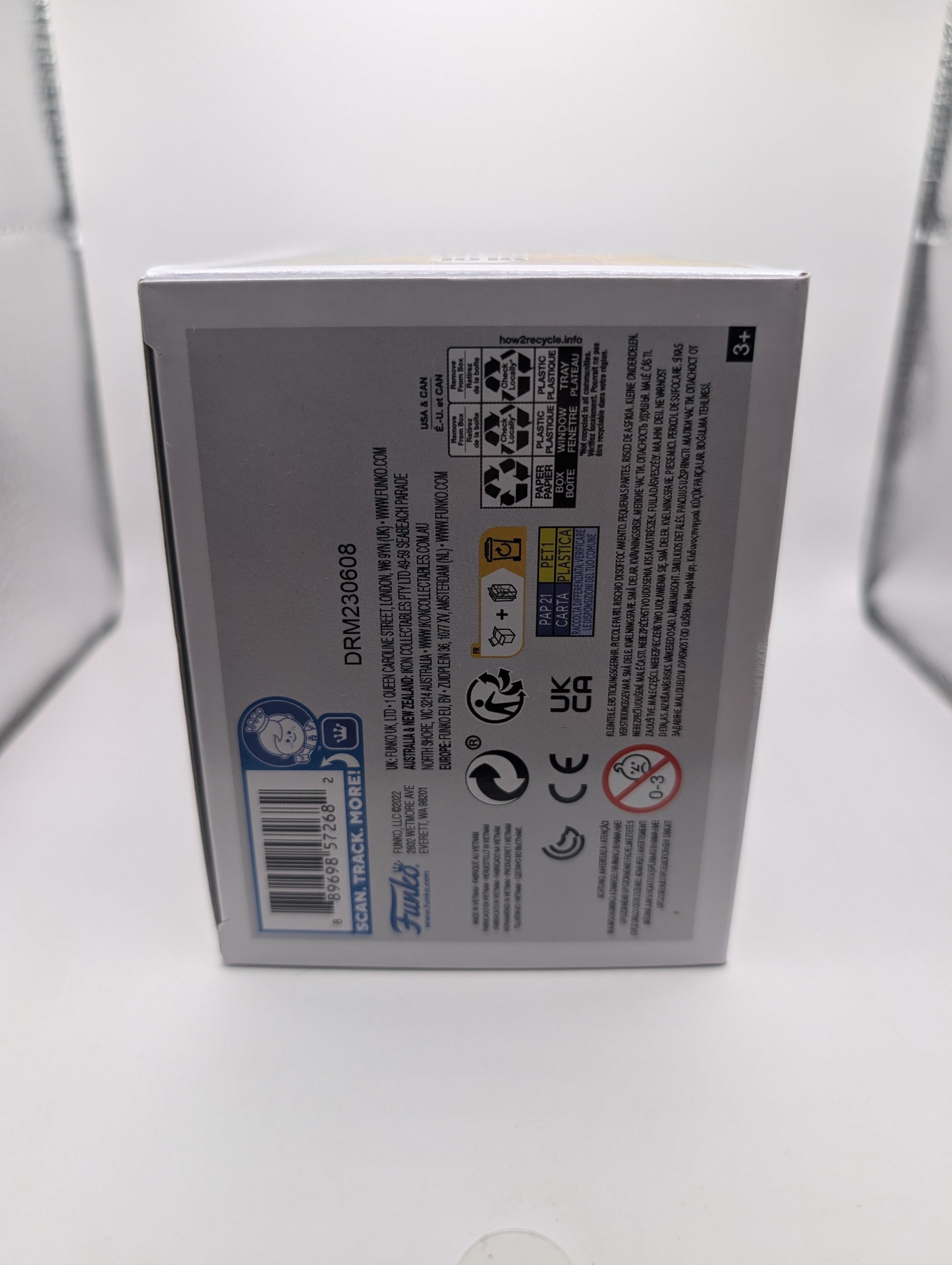 One Piece Trafalgar Law #1016 GLOW CHASE Funko Pop! in PROTECTOR FRENLY BRICKS - Open 7 Days