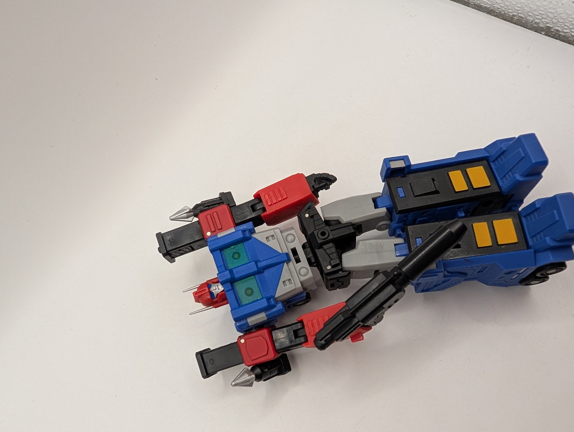 MagicSquareToys (MS-TOYS) MS-B04D Diaclone Transporter FRENLY BRICKS - Open 7 Days