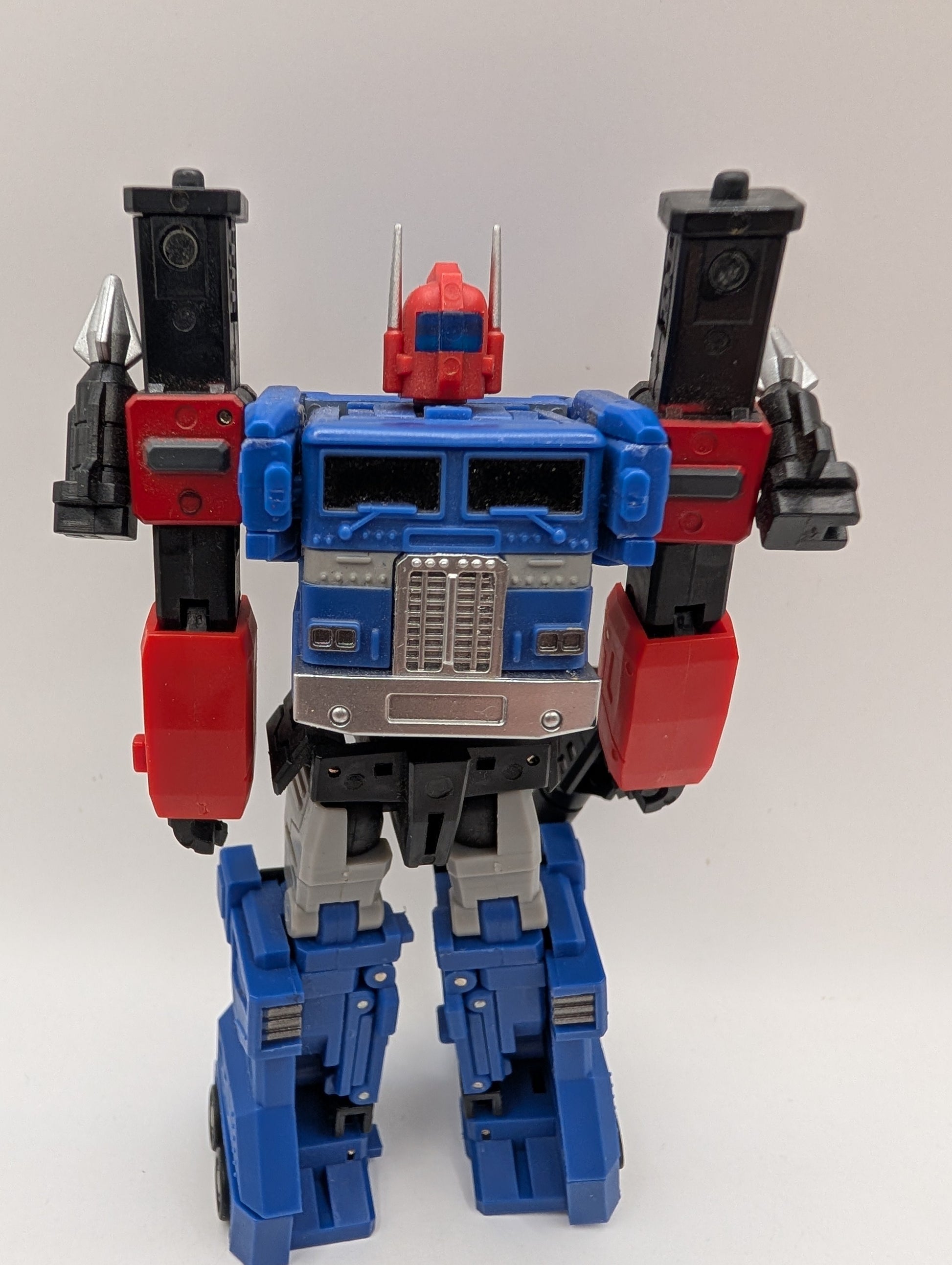 MagicSquareToys (MS-TOYS) MS-B04D Diaclone Transporter FRENLY BRICKS - Open 7 Days