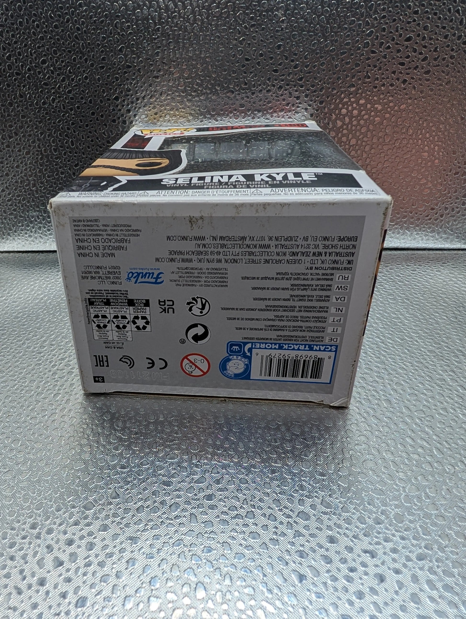 FUNKO Pop Vinyl Selina Kyle #1190 FRENLY BRICKS - Open 7 Days