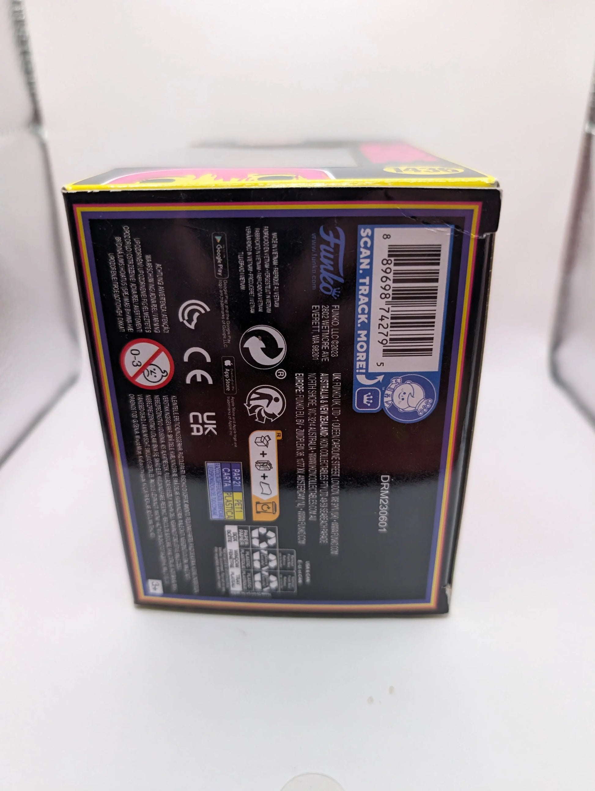 Funko Pop Movies #1436 - Carrie Exclusive - Bloody - Black Light FRENLY BRICKS - Open 7 Days