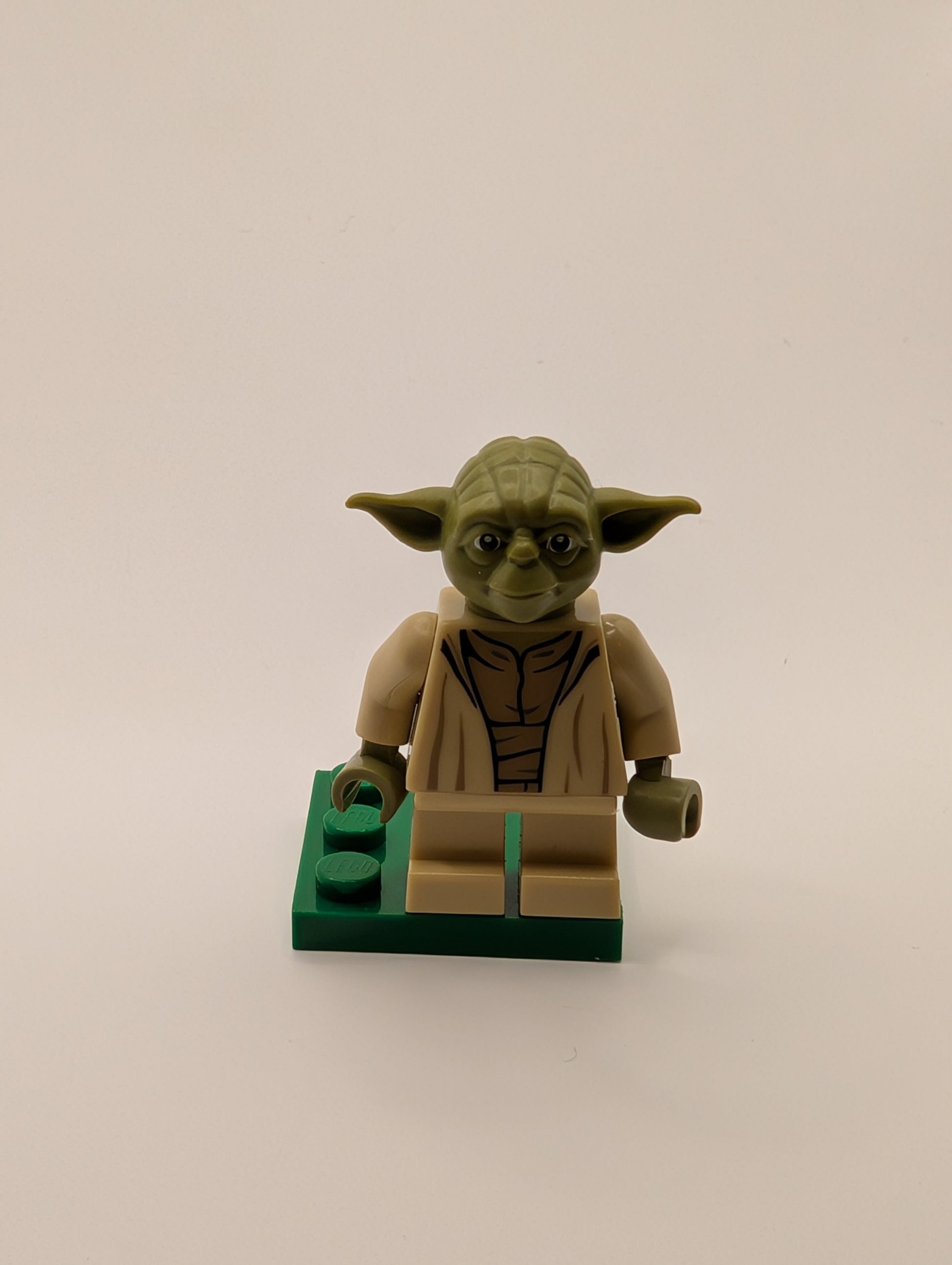LEGO Jedi Master Yoda Minifigure Olive Green sw0471 from Set 75017 FRENLY BRICKS - Open 7 Days