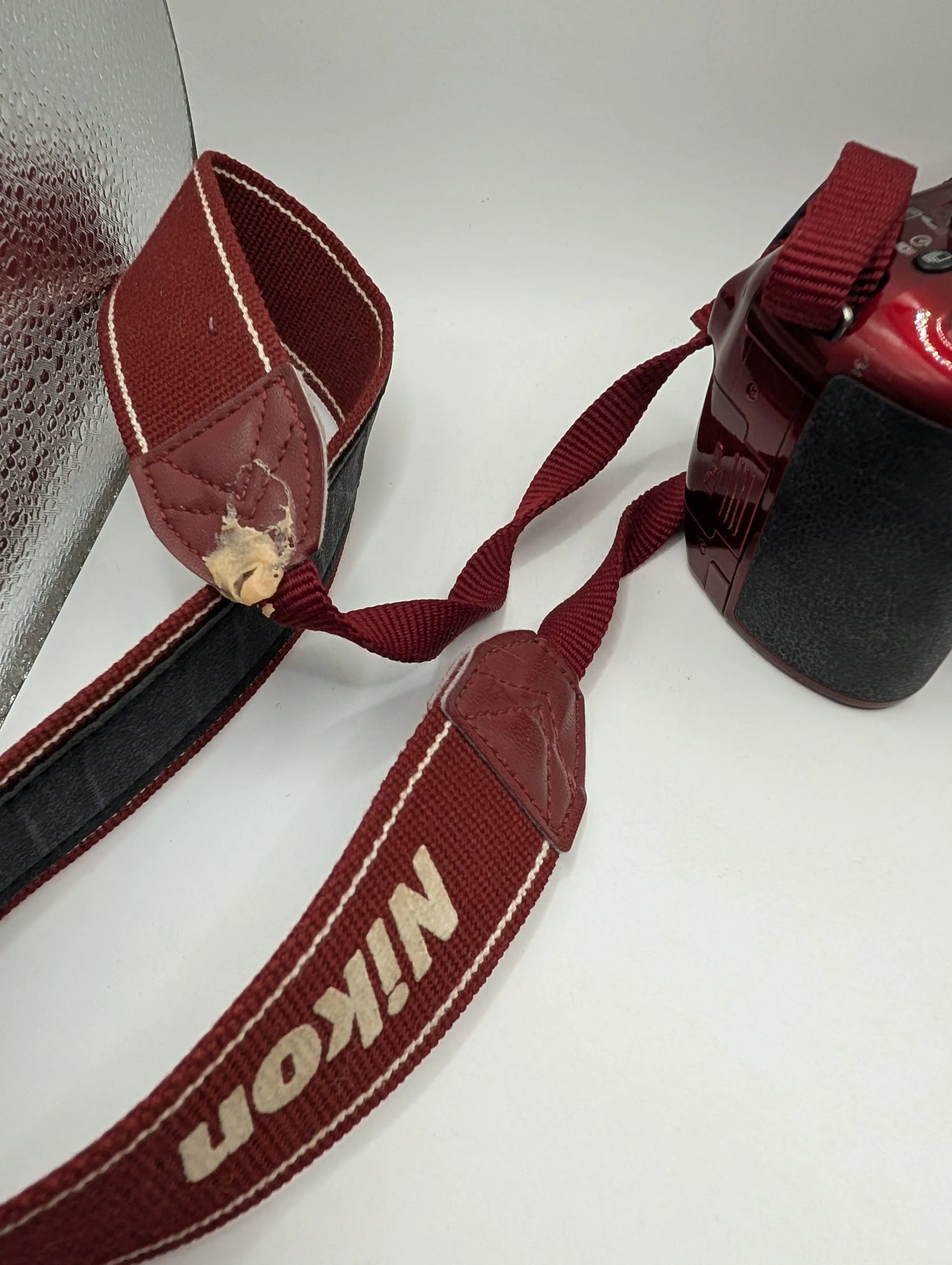 Nikon D5200 Digital Camera Red 24.1 Megapixel 3.2" No battery Untested FRENLY BRICKS - Open 7 Days image 8