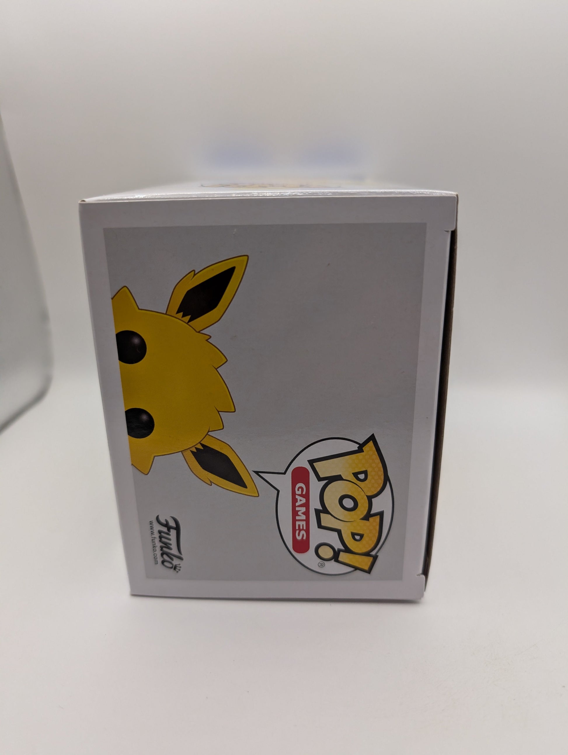 Pokemon Jolteon 628 Diamond 2021 Wondrous Con LE Funko Pop FRENLY BRICKS - Open 7 Days