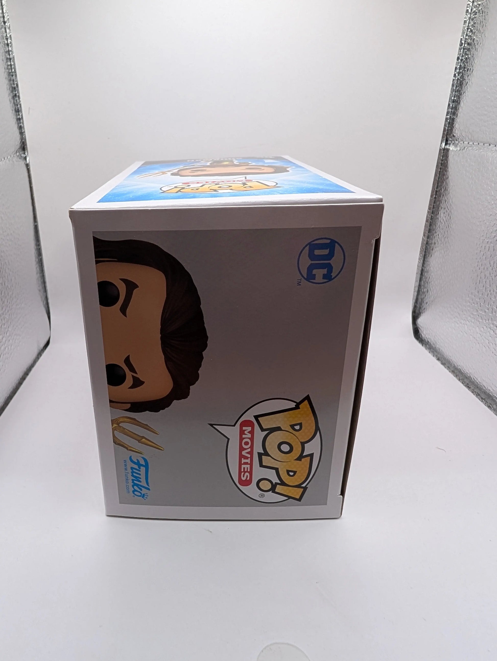 FUNKO POP DC AQUAMAN & THE LOST KINGDOM AQUAMAN DIAMOND GLITTER #1301 EXCLUSIVE FRENLY BRICKS - Open 7 Days