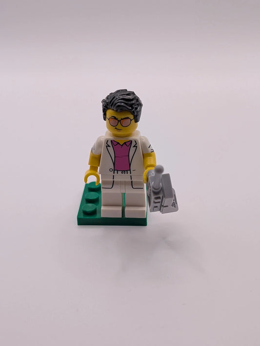 Lego CMF Minifigure Series 17 - No. 12 Yuppie - 71018 NEW minifig FRENLY BRICKS - Open 7 Days