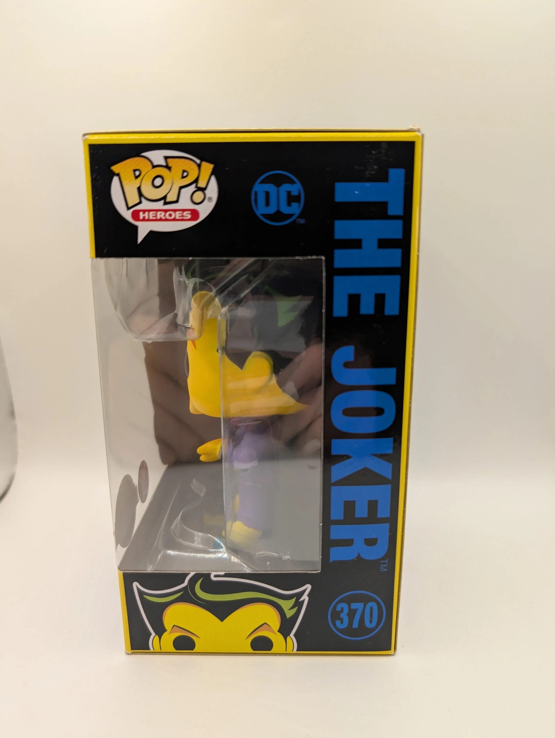 Funko Pop! Heroes - The Joker - Vinyl Figure #370 Black Light Glow FRENLY BRICKS - Open 7 Days image 4