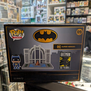 Funko Pop! Town: DC Comics - Batman Vinyl Figure 09 FRENLY BRICKS - Open 7 Days