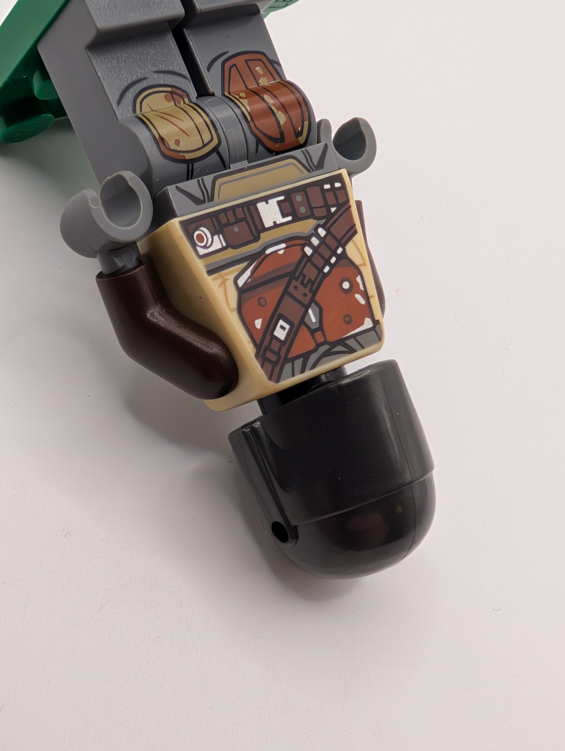 NEW - Lego Minifigure sw1057 The Mandalorian no cape MISPRINT HELMET FRENLY BRICKS - Open 7 Days
